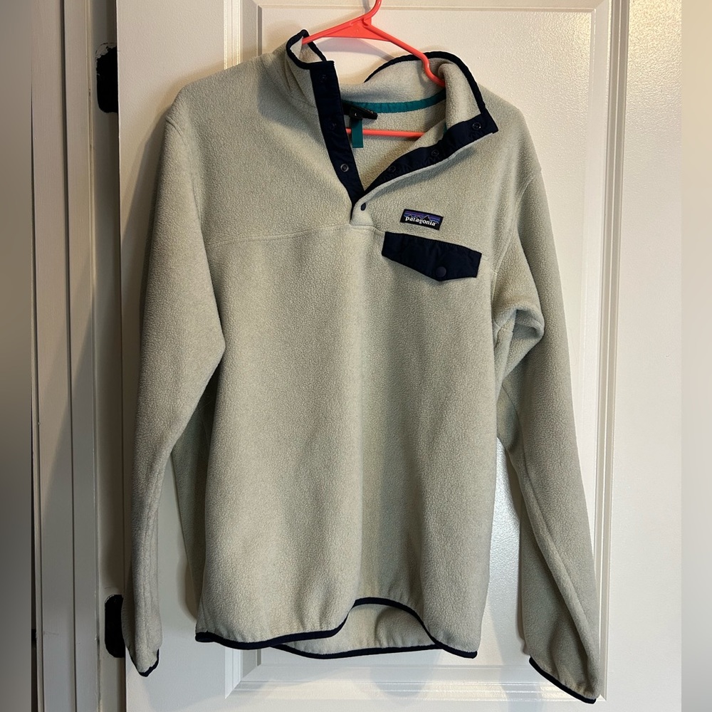 Patagonia Womens’s Lightweight Synchilla Snap-T Fleece Pullover Oatmeal Size L